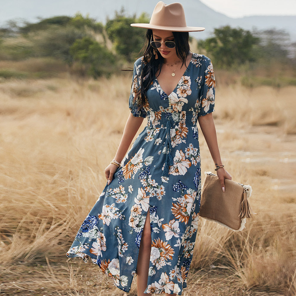 Sommerkleid mit Blumenmuster und V-Ausschnitt