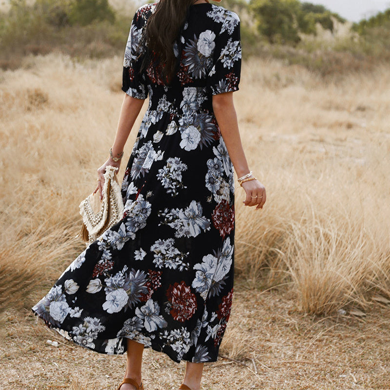 Sommerkleid mit Blumenmuster und V-Ausschnitt