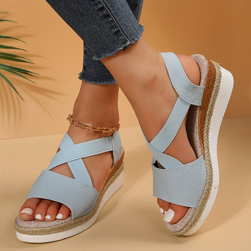 Damen Keilsandaletten Sommer – Gladiator Sandalen mit Kreuzriemen & Hanf-Plateau