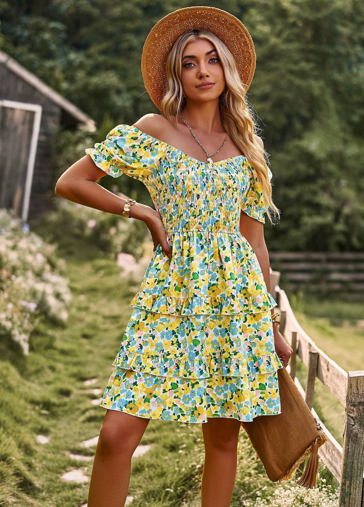 Schulterfreies Sommerkleid mit Rüschen