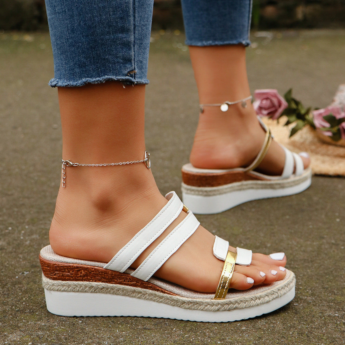 Damen Sommer-Wedges mit Farbriemen – Plateau Sandalen mit Hanfsohle & offener Zehenpartie