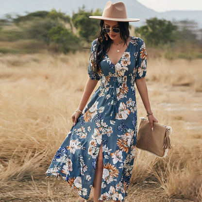 Sommerkleid mit Blumenmuster und V-Ausschnitt