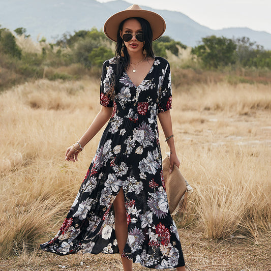 Sommerkleid mit Blumenmuster und V-Ausschnitt