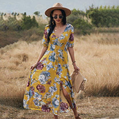 Sommerkleid mit Blumenmuster und V-Ausschnitt
