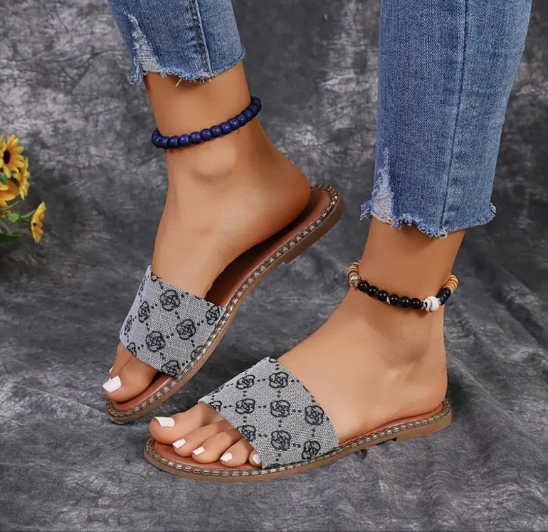 Damen Sandalen mit Blumenmuster – Rutschfeste Slipper für Strand, Urlaub & Freizeit
