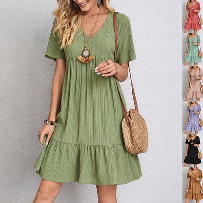 Leichtes Sommerkleid mit V-Ausschnitt
